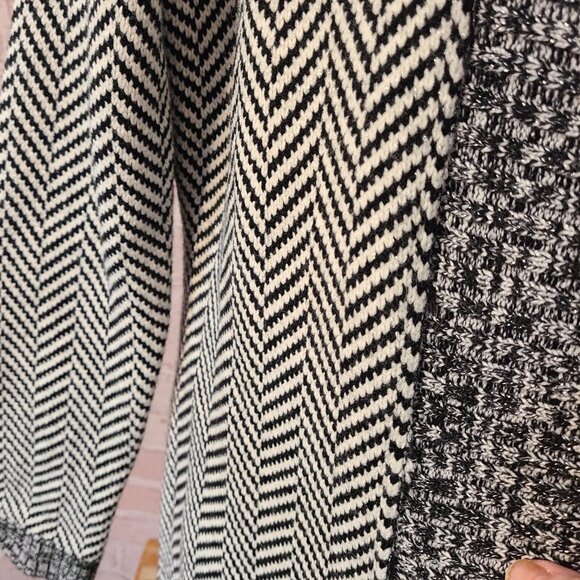 White House Black Market Sweater Coat Chevron Print Mid-Length Cardigan Women S - Picture 4 of 13